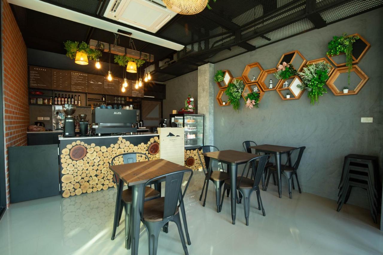 Hotel The Blue C Donsak Surat Thani Esterno foto