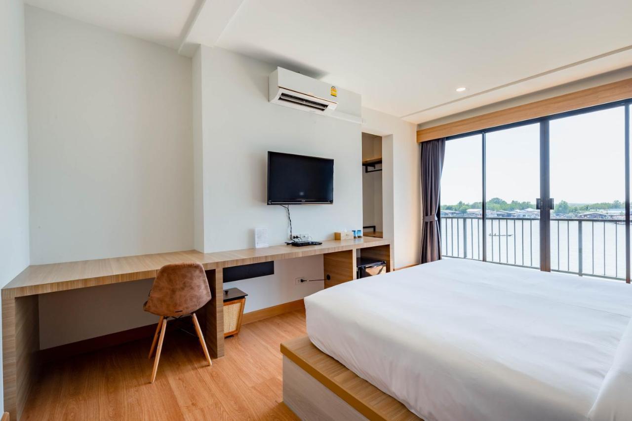 Hotel The Blue C Donsak Surat Thani Esterno foto