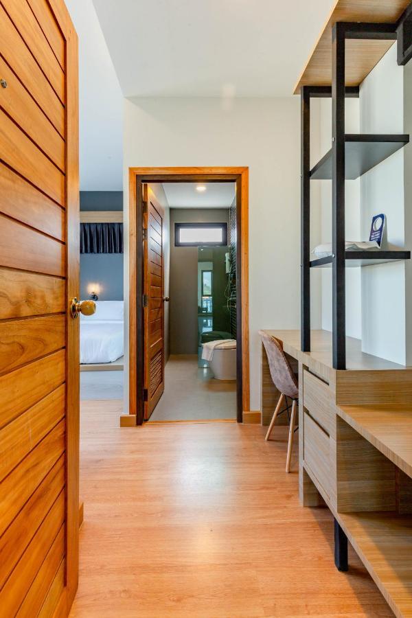 Hotel The Blue C Donsak Surat Thani Esterno foto