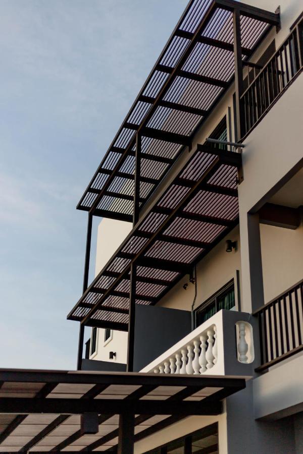 Hotel The Blue C Donsak Surat Thani Esterno foto