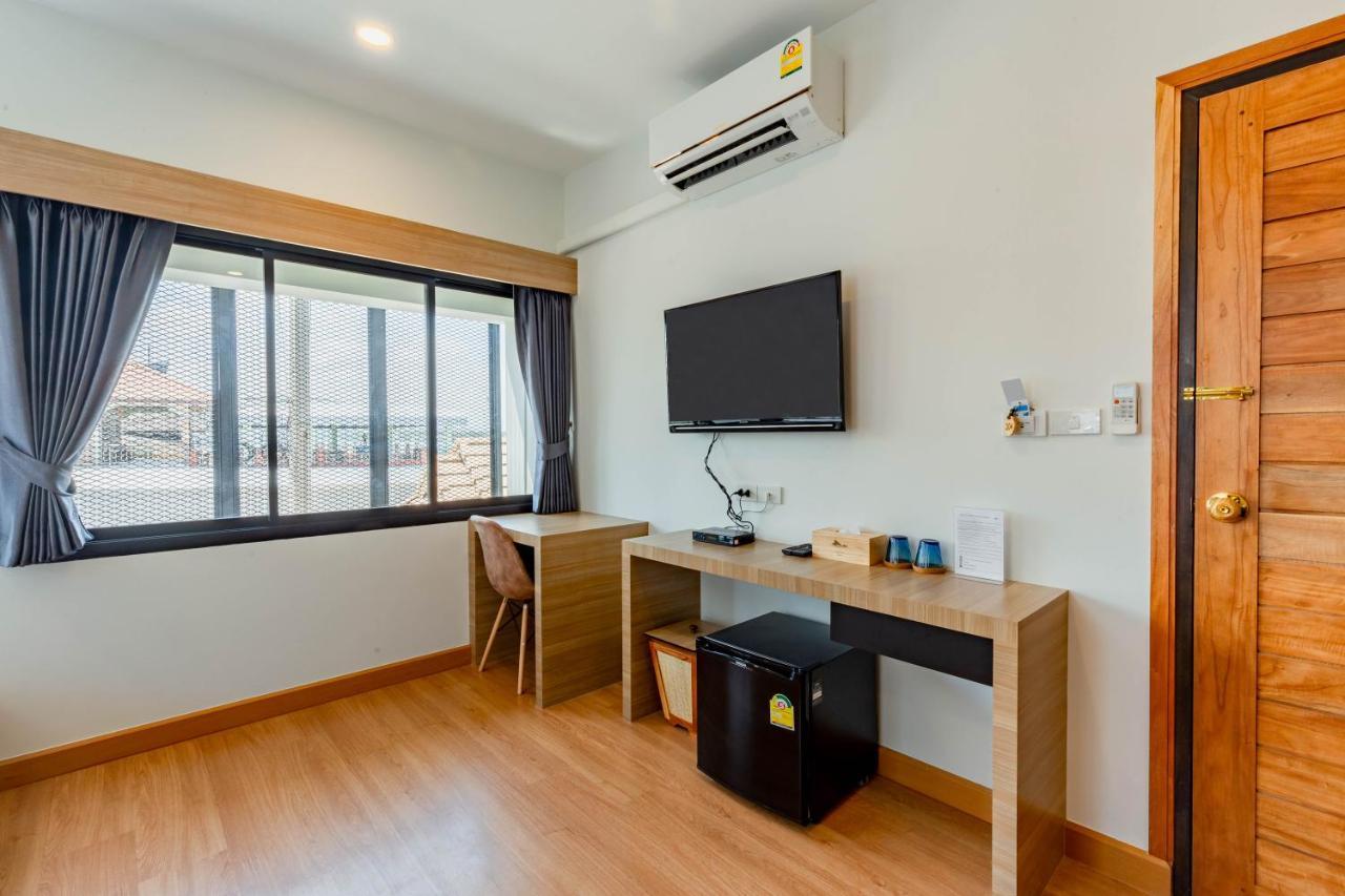 Hotel The Blue C Donsak Surat Thani Esterno foto